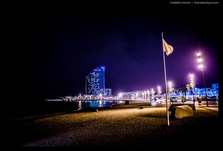 Night-time photograph of Playa Sant Sebastian, Barcelona. Taken with a Canon 5D Mark III and Sigma 35mm f1.4 Art lens.